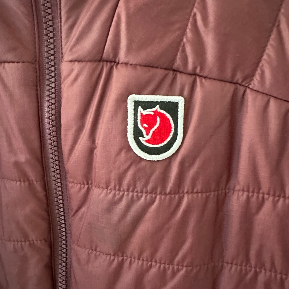 Fjallraven Women's 1974 Expedition Jacket in Burgundy - Picture 8 of 9